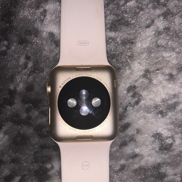 (Sold!!) Series 1, Apple Watch gold 38mm - Picture 5 of 11